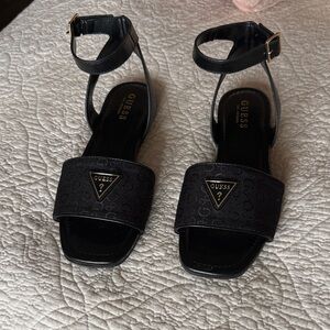 GUESS Women's Hazens Black logo Sandals size 9